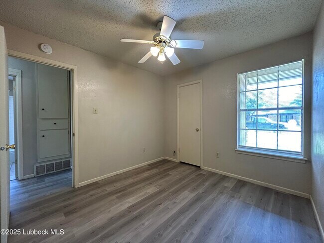 Building Photo - 9802 Uvalde Ave