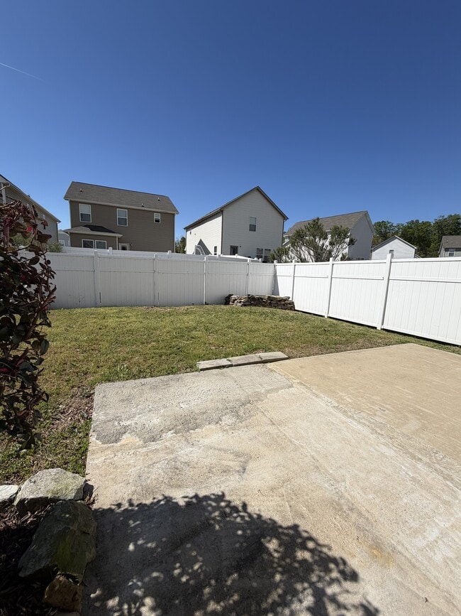 Building Photo - 3549 Saddlebrook Dr