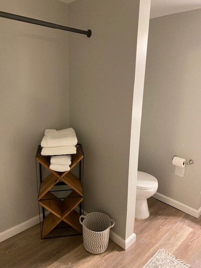 Building Photo - NEW Kitchenette / All Utilities Included!!