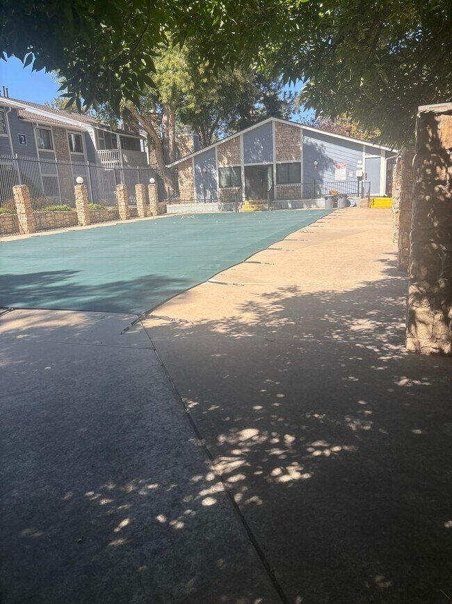 Building Photo - Woodside Village