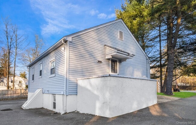 Building Photo - 55 Old Middletown Rd