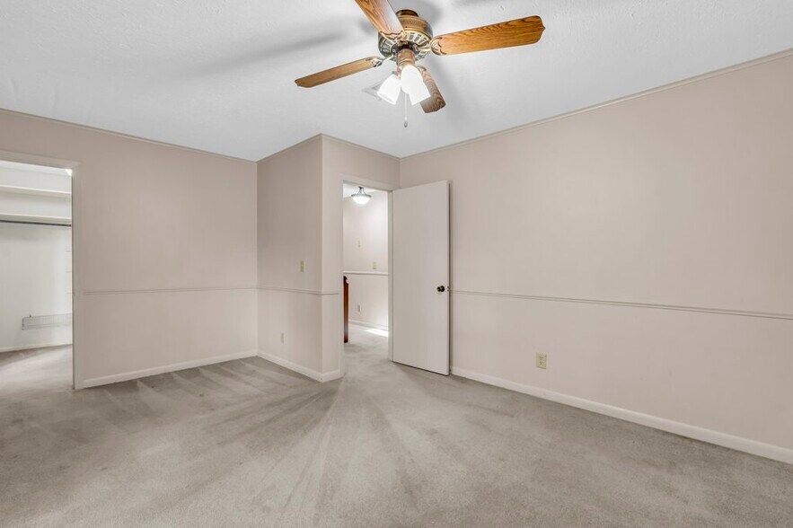 Building Photo - 704 19th Ave N