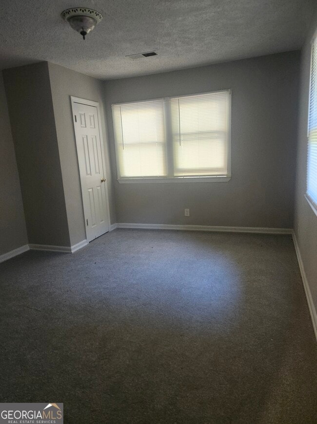 Building Photo - 2828 Engle Rd NW