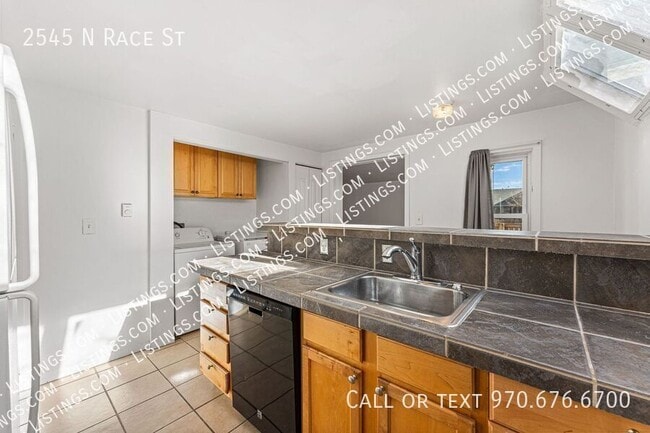 Building Photo - 2545 N Race St