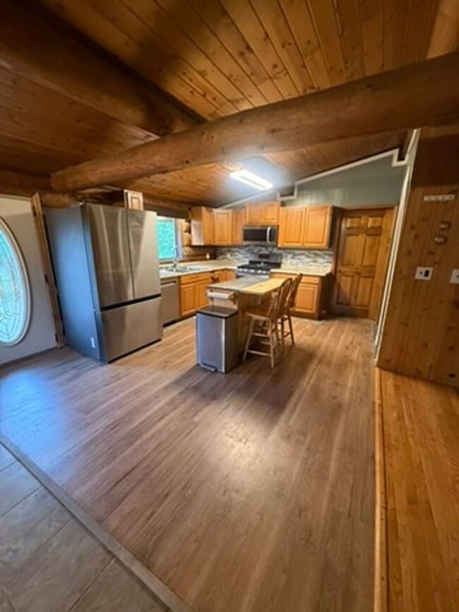 Building Photo - Spacious Pet-Friendly Home with Fireplace, Garage & Huge Deck Near Fairbanks