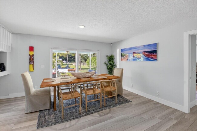 Building Photo - 6701 Hillside Ln