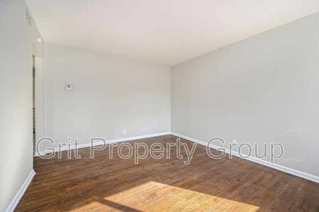 Building Photo - 800 NE 68th St