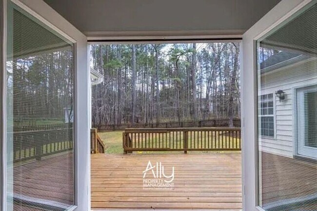 Building Photo - 170 W Rosewood Dr