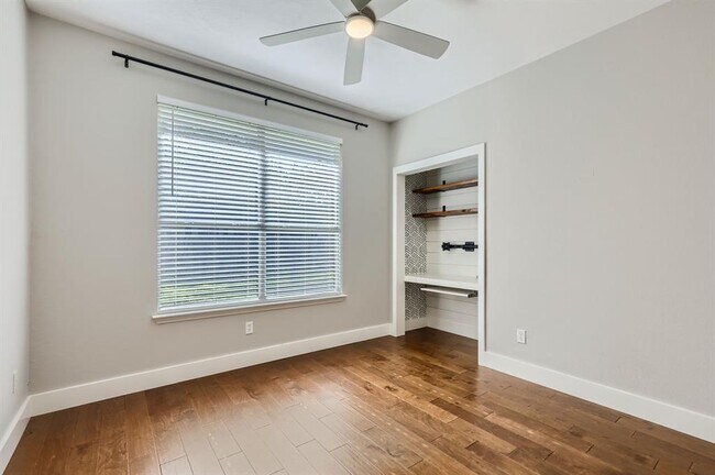 Building Photo - 3805 Mankins Way