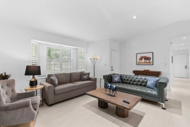 Building Photo - 1844 NW 42nd Ave