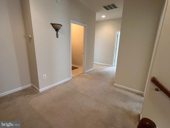 Building Photo - 12 Rivers Edge Terrace
