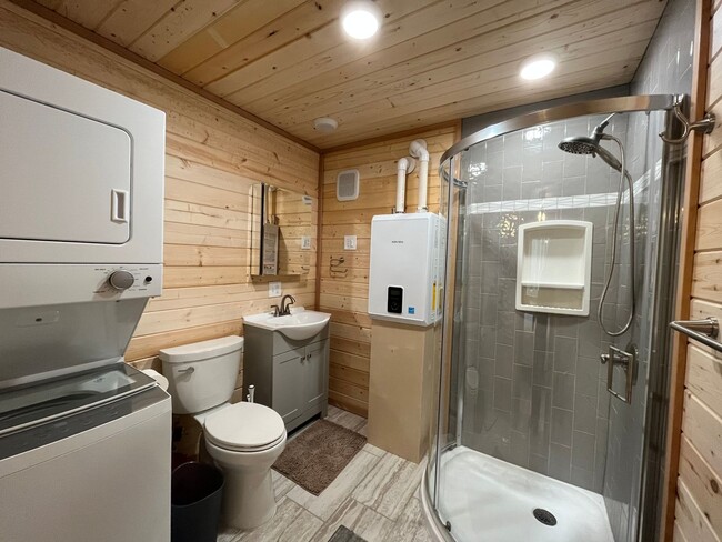 Building Photo - Beautiful, dog friendly, cabin for rent