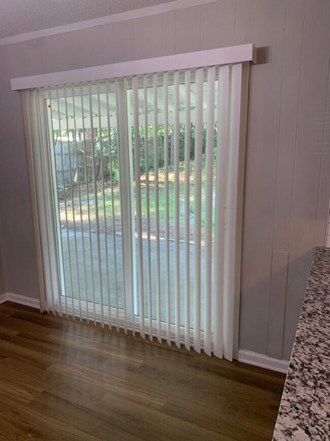 Building Photo - Located in McDuffie Woods Subdivision