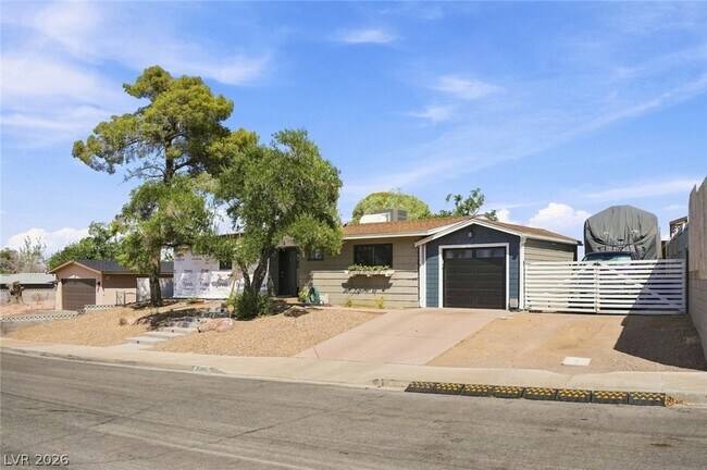 Building Photo - 609 Sierra Ln