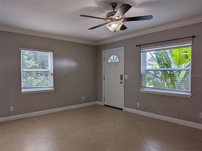 Building Photo - 313 Granada Dr