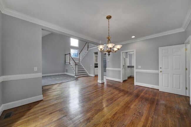 Building Photo - Spacious Four Bedroom Home!