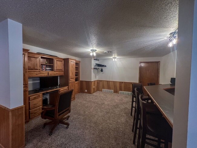 Building Photo - Single Family Home in Moorhead!