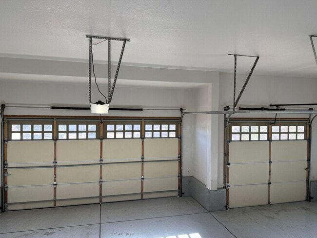 Building Photo - WELCOME HOME!