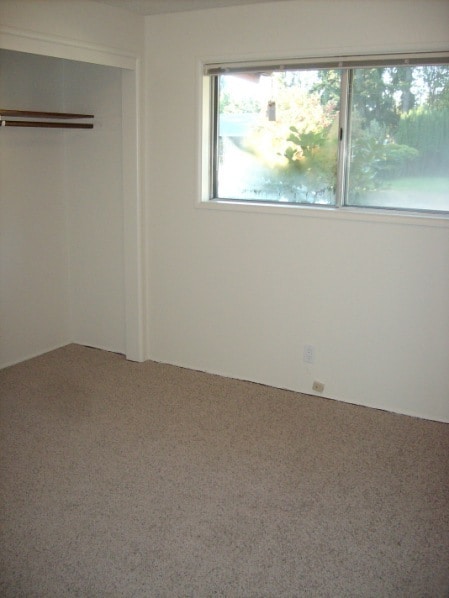 Building Photo - NW Eugene home in a cul-de-sac with a larg...