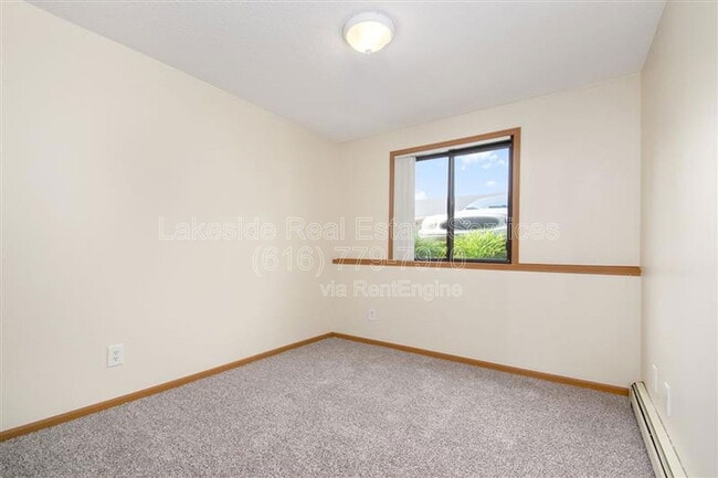 Building Photo - 2912 Earle Ave SW