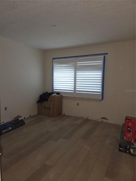 Building Photo - 103 1st St E