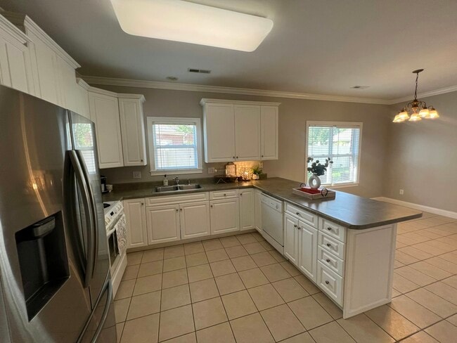 Building Photo - 941 Tracey Ln SW