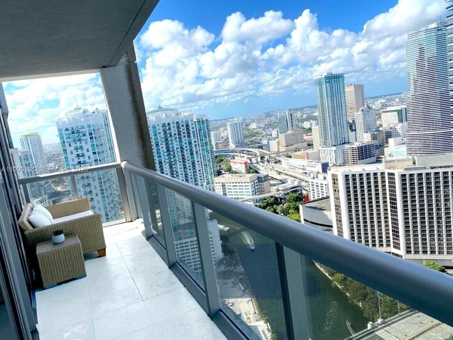 Building Photo - 475 Brickell Ave