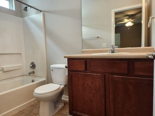 Building Photo - Charming 3 Bedroom 2 Bathroom home in Berwick!