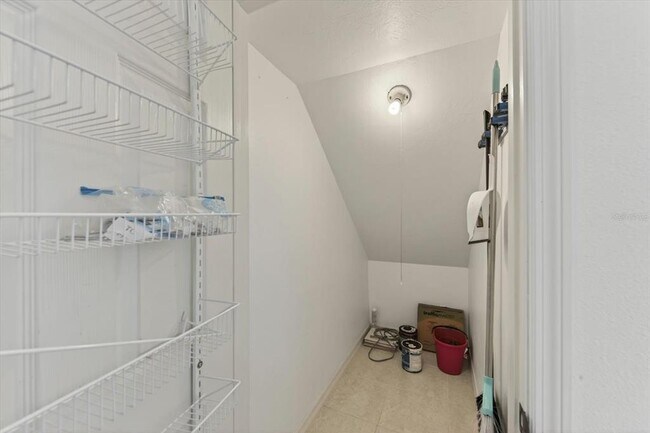 Building Photo - 5735 Gardens Dr