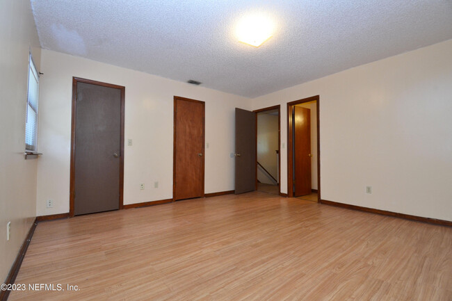 Building Photo - 4328 Melissa Ct W
