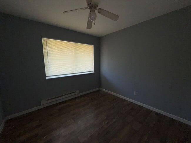 Building Photo - Newly renovated Town House for Rent 3Br / 2 Ba Section 8 Welcome !