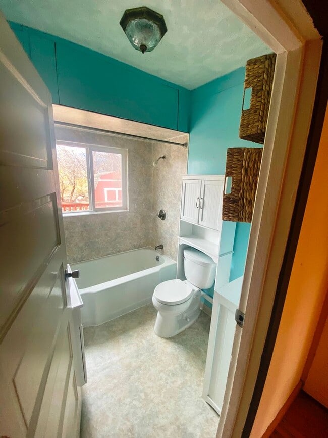 Building Photo - Whitefish River unfurnished 2 bedroom home!