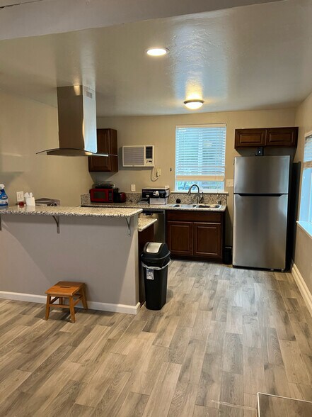 Building Photo - 5003 Whitney Ave