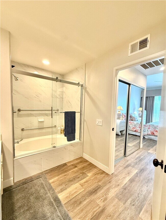 Building Photo - 38613 Wisteria Dr