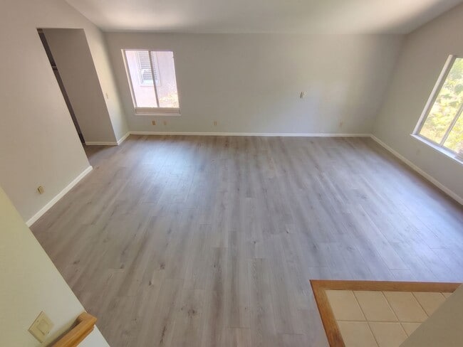 Building Photo - 1144 Trowbridge Way