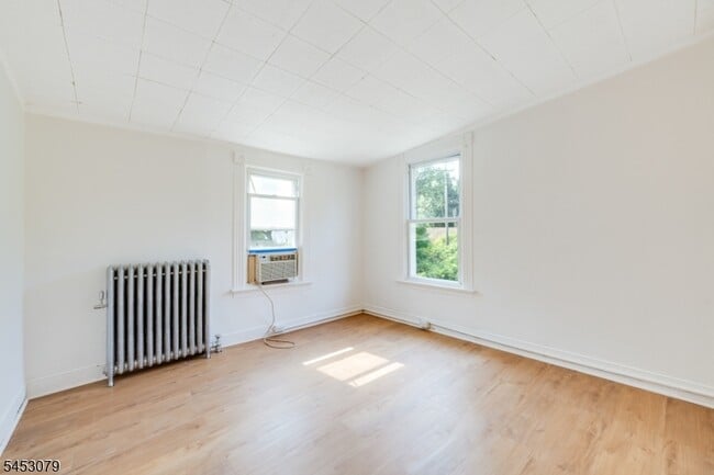 Building Photo - 37 Bowers Ln