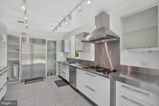 Building Photo - 3113 45th St NW