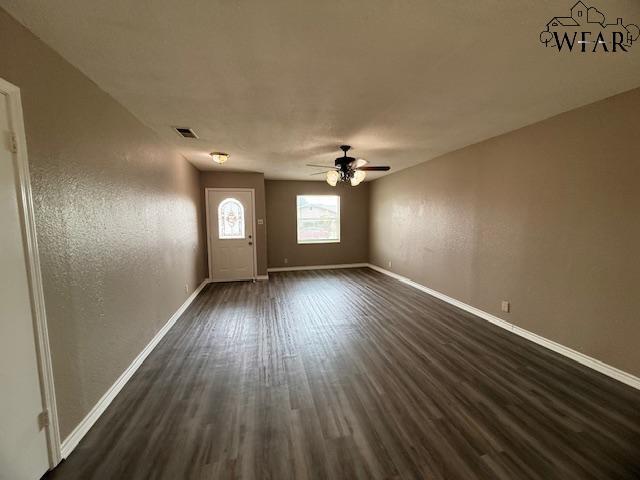 Building Photo - 1406 Christine Rd