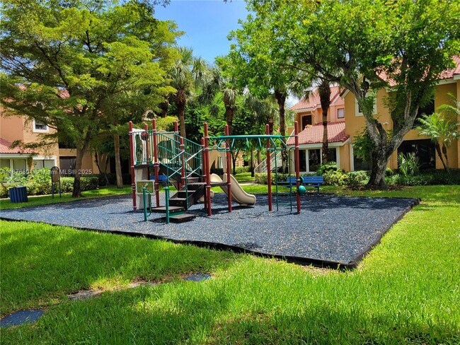 Building Photo - 10440 SW 156th Ct