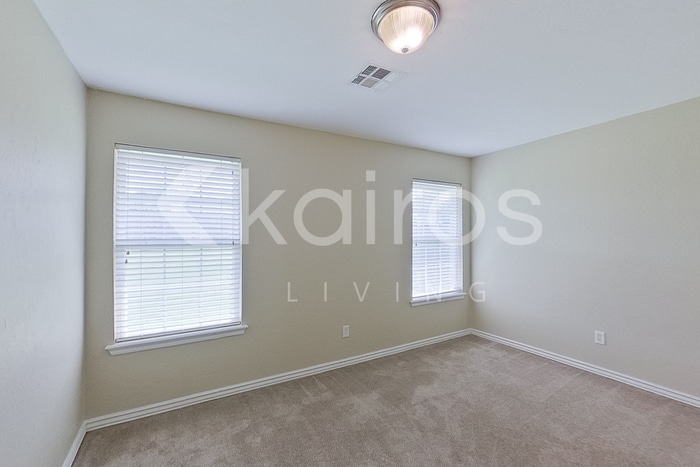 Building Photo - 4209 Snowy Owl Dr