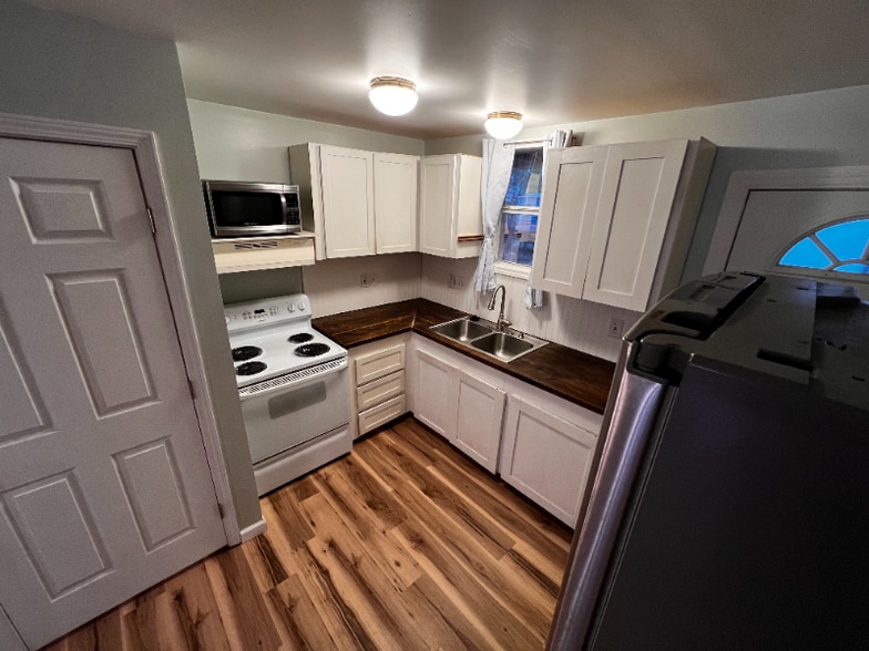 Building Photo - 6915 W Main St