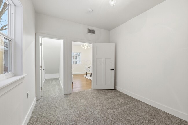 Building Photo - 321 W Columbia St