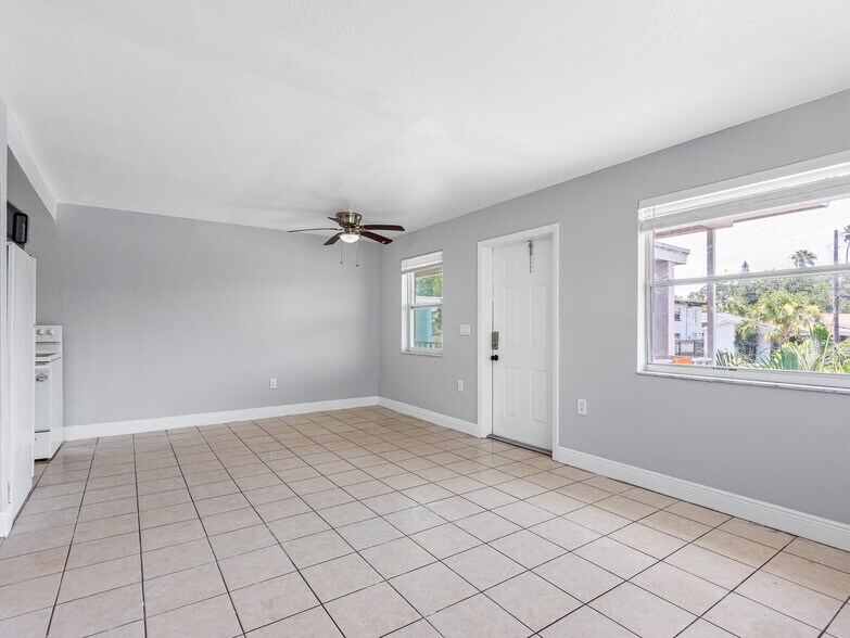 Building Photo - 311 Avanda Ct