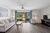 Building Photo - 1920 Bent Grass Dr