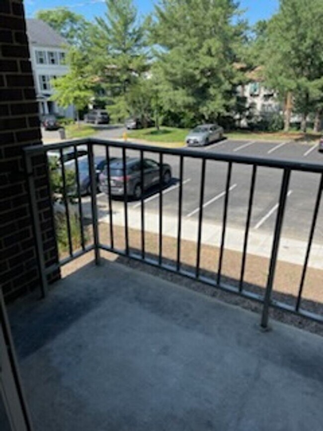 Building Photo - 1600 Renate Dr