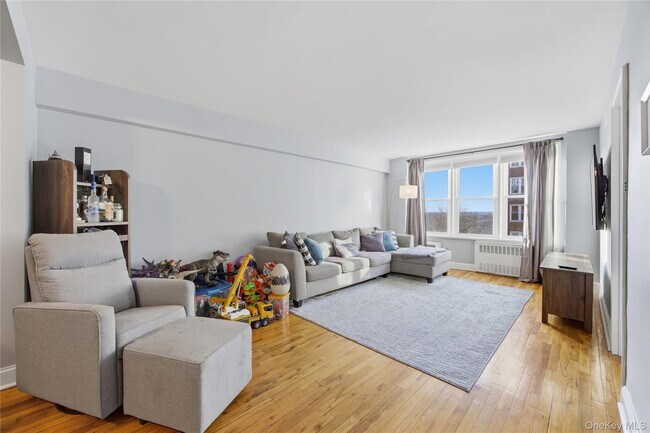 Building Photo - 21 Fairview Ave