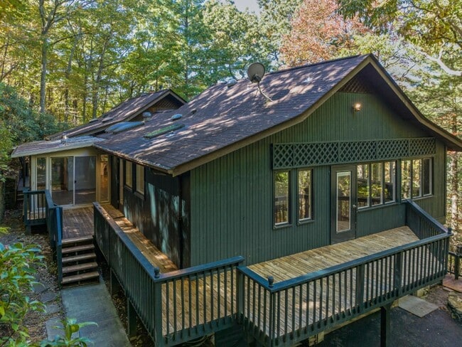 Primary Photo - Central AVL - Large Custom Built Home with...