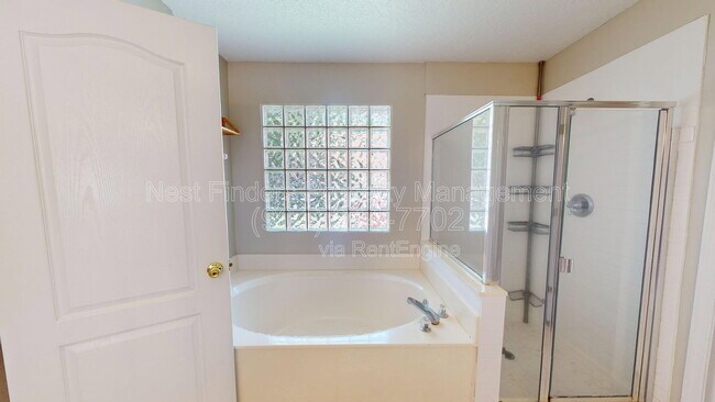 Building Photo - 5731 Rainbow Lake Dr N