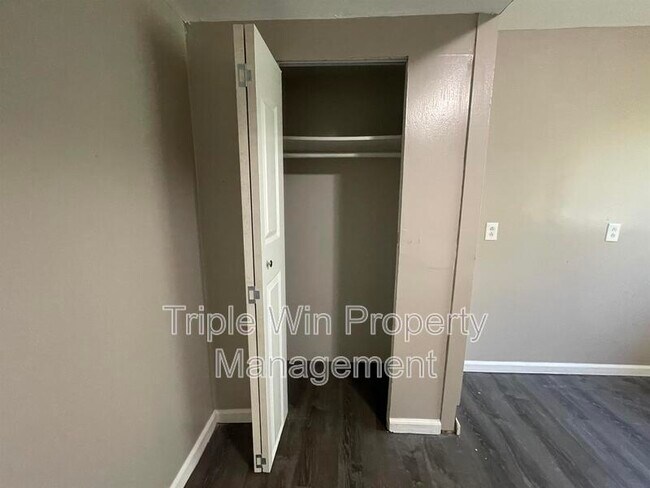 Building Photo - 1464 Monopoly Dr