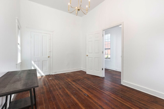 Building Photo - 915 S Shelby St